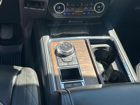 Used 2019 Ford Expedition Platinum RWD image 23