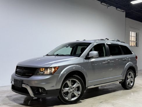 Used 2017 Dodge Journey Crossroad image 1