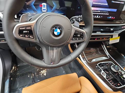 New 2026 BMW X7 xDrive40i w/ M Sport Package image 18