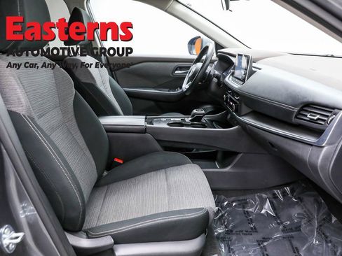 Used 2023 Nissan Rogue SV image 24