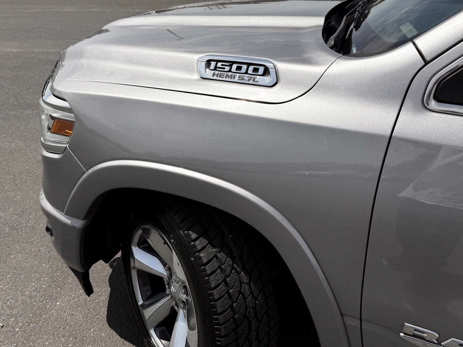 Used 2021 RAM 1500 Limited w/ Body Color Bumper Group AWD/4WD image 6