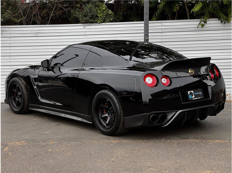Used 2009 Nissan GT-R Premium AWD/4WD image 3