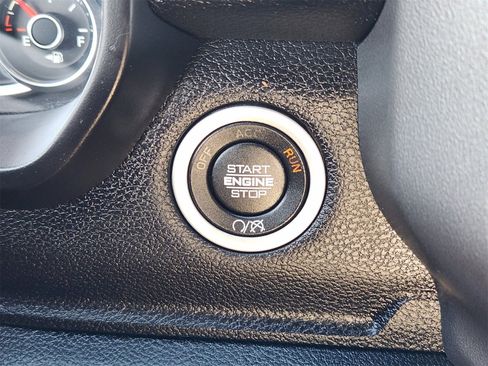 Used 2024 RAM 2500 Big Horn w/ Sport Appearance Package image 32