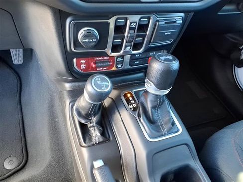 Used 2024 Jeep Wrangler Unlimited Rubicon image 18