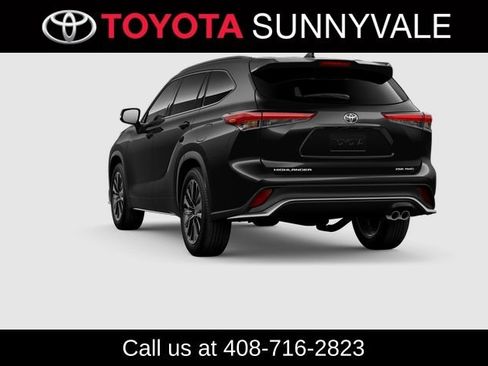 Used 2024 Toyota Highlander XSE FWD image 2