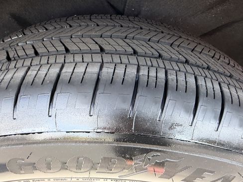 Certified 2024 Cadillac XT4 Sport w/ Cold Weather Package image 33