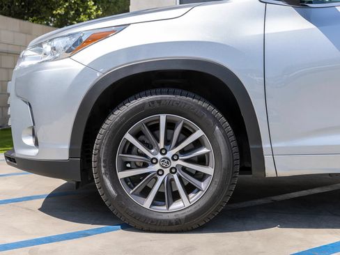 Used 2018 Toyota Highlander XLE FWD image 41