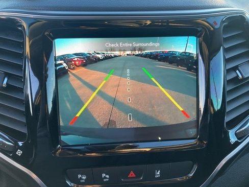 Certified 2021 Jeep Cherokee Limited w/ Elite Package image 18