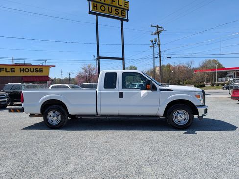 Used 2016 Ford F250 XL w/ Power Equipment Group image 5