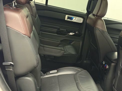 Used 2023 Ford Explorer Platinum w/ Technology Package image 52