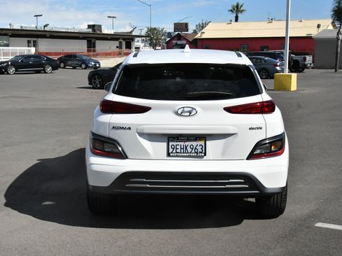 Used 2023 Hyundai Kona SE image 7