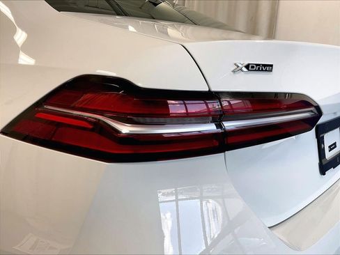 Used 2026 BMW 530i xDrive AWD/4WD image 33