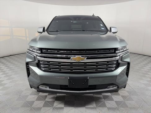 Used 2023 Chevrolet Suburban Premier image 2