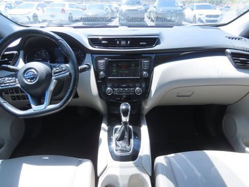 Used 2021 Nissan Rogue Sport SL w/ Premium Package FWD image 7