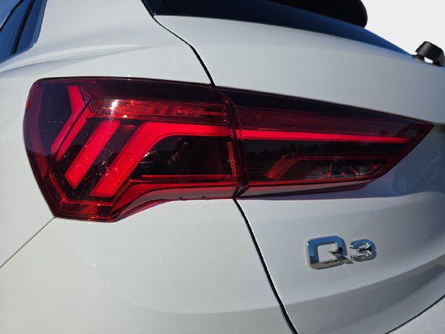 Used 2022 Audi Q3 2.0T Premium AWD/4WD image 37
