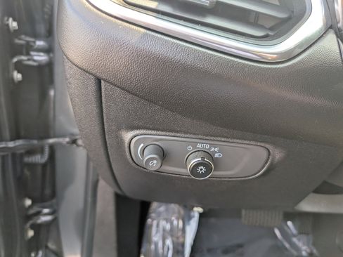 Used 2019 Chevrolet Equinox LT w/ Sun & Navigation Package image 15