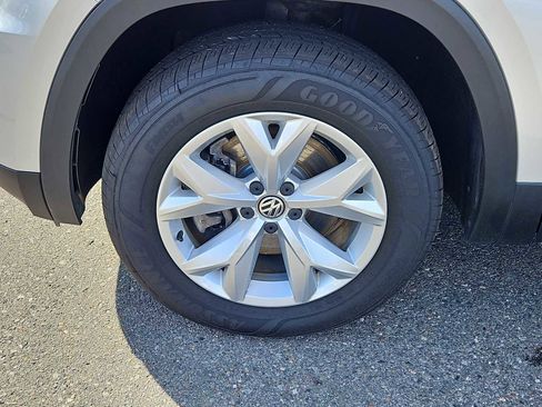 Used 2019 Volkswagen Atlas SE w/ Towing Package image 2