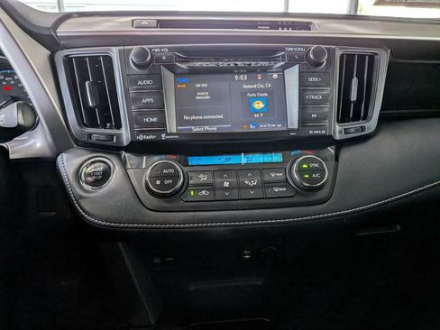 Certified 2018 Toyota RAV4 XLE FWD image 19