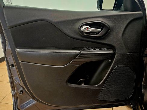 Used 2015 Jeep Cherokee Latitude image 27