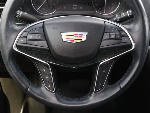 Certified 2022 Cadillac XT5 Premium Luxury AWD/4WD image 14