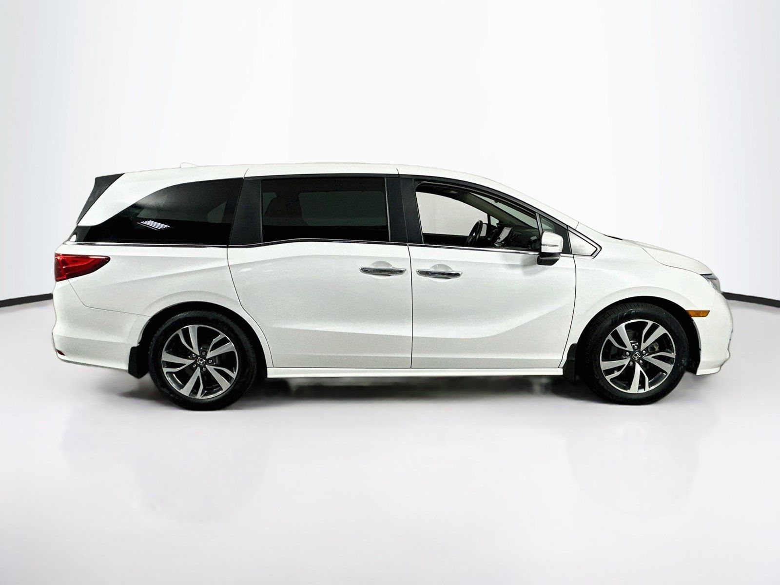 Used 2023 Honda Odyssey Touring image 4