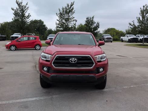 Used 2017 Toyota Tacoma SR5 w/ Tow Package AWD/4WD image 3