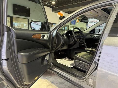 Used 2020 Nissan Pathfinder Platinum image 26
