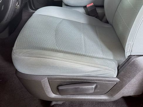 Used 2017 RAM 1500 Classic SLT image 19