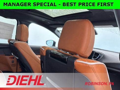 New 2026 Chrysler Pacifica Pinnacle image 16