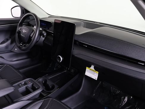 Used 2025 Ford Mustang Mach-E Premium AWD/4WD image 28
