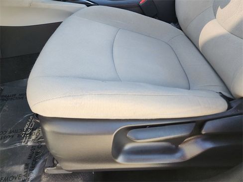 Used 2022 Toyota Corolla Cross L image 23