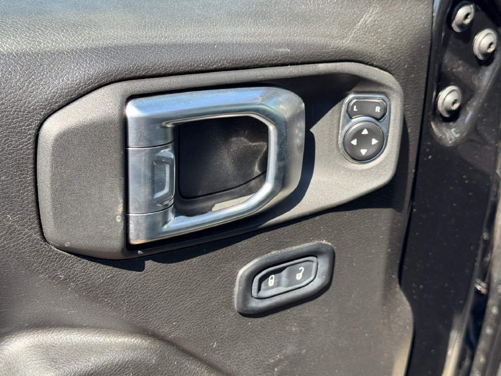 Used 2024 Jeep Wrangler Unlimited AWD/4WD image 13