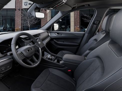 New 2025 Jeep Grand Cherokee Altitude image 22