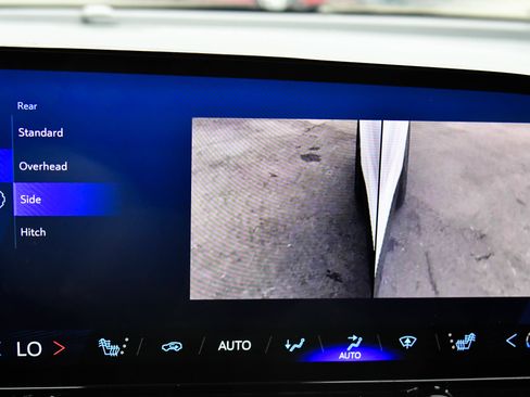 Used 2024 Chevrolet Blazer EV LT AWD/4WD image 21
