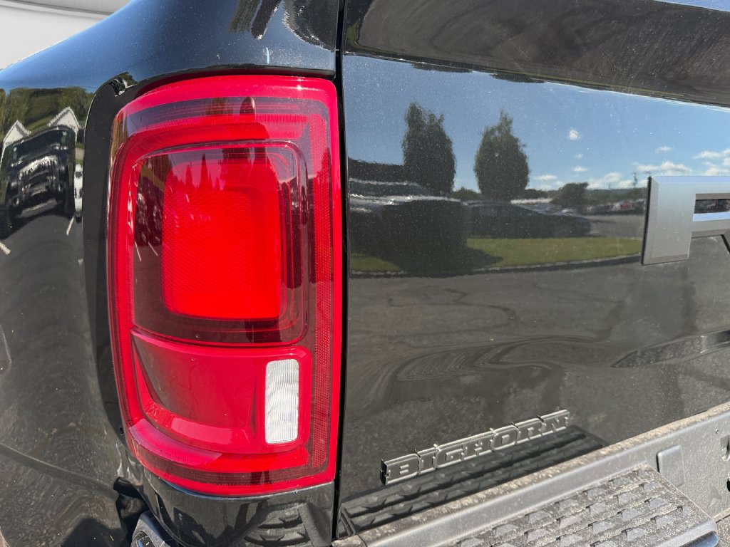 New 2026 RAM 3500 Big Horn AWD/4WD image 19