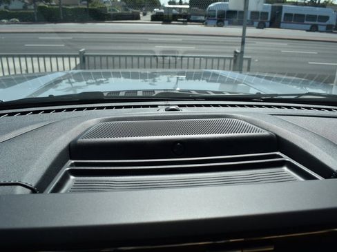 Used 2025 Ford F450 Lariat w/ FX4 Off-Road Package image 27