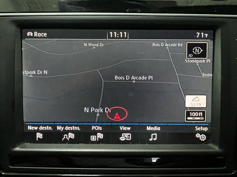 Used 2017 Volkswagen Golf R 4-Door image 11