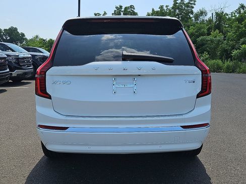 New 2026 Volvo XC90 T8 Ultra w/ Protection Package Premier image 5