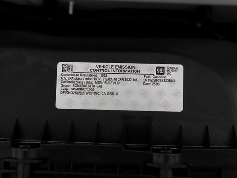 Used 2025 GMC Savana 2500 Extended w/ Driver Convenience Package RWD image 33