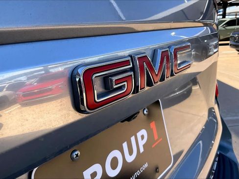 Certified 2023 GMC Yukon Denali image 28