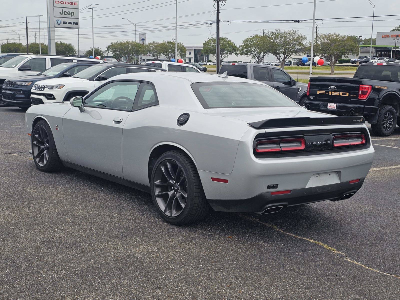 Used 2022 Dodge Challenger R/T Scat Pack RWD image 8