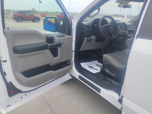 Used 2017 Ford F150 XL w/ Equipment Group 101A Mid AWD/4WD image 10