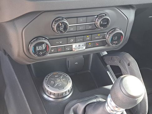 New 2026 Ford Bronco Badlands image 31