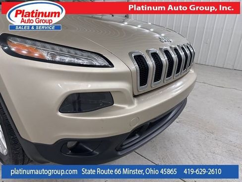 Used 2015 Jeep Cherokee Latitude w/ Comfort/Convenience Group image 46