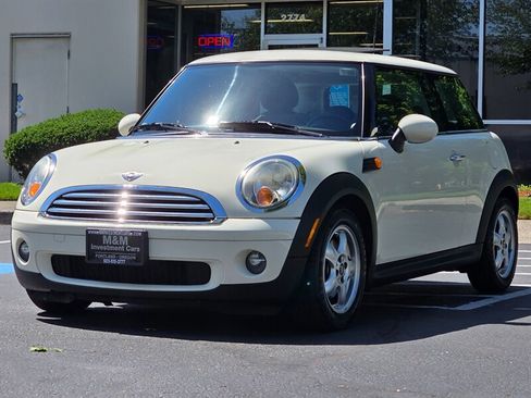 Used 2008 MINI Cooper Hardtop w/ Premium Pkg FWD image 1