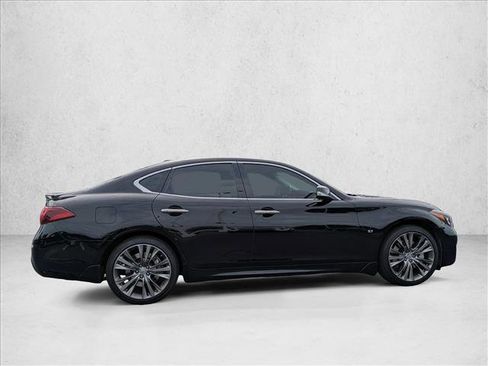 Used 2016 INFINITI Q70 3.7 image 4