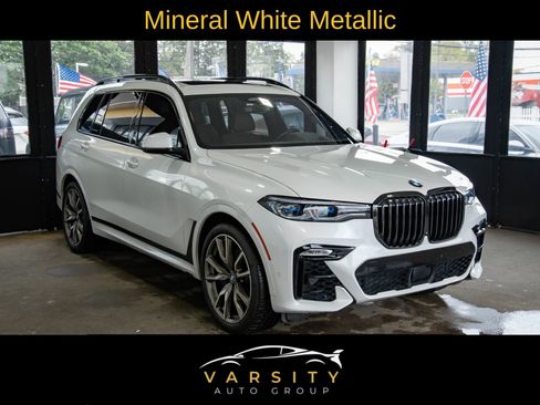 Used 2022 BMW X7 M50i AWD/4WD image 3