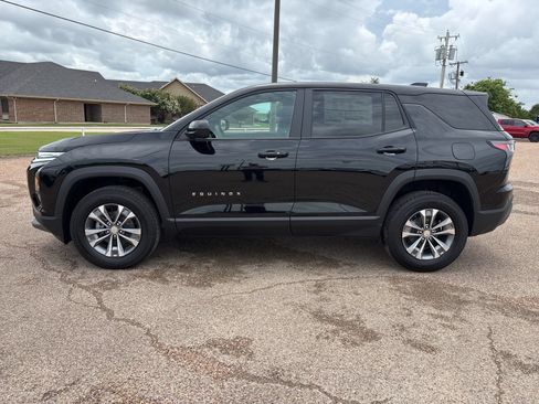 New 2026 Chevrolet Equinox LT FWD image 2
