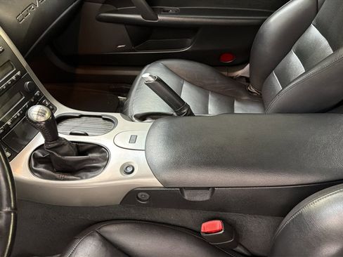 Used 2005 Chevrolet Corvette Coupe w/ Preferred Equipment Group image 26