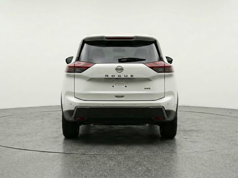 Used 2025 Nissan Rogue SV AWD/4WD image 7